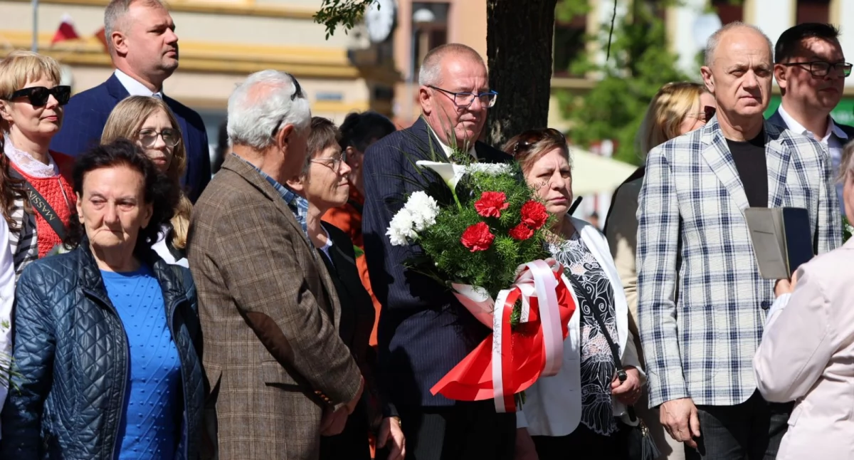 Uroczystości obchody, hołdzie Konstytucji Złotów uczcił narodowe święto - zdjęcie, fotografia