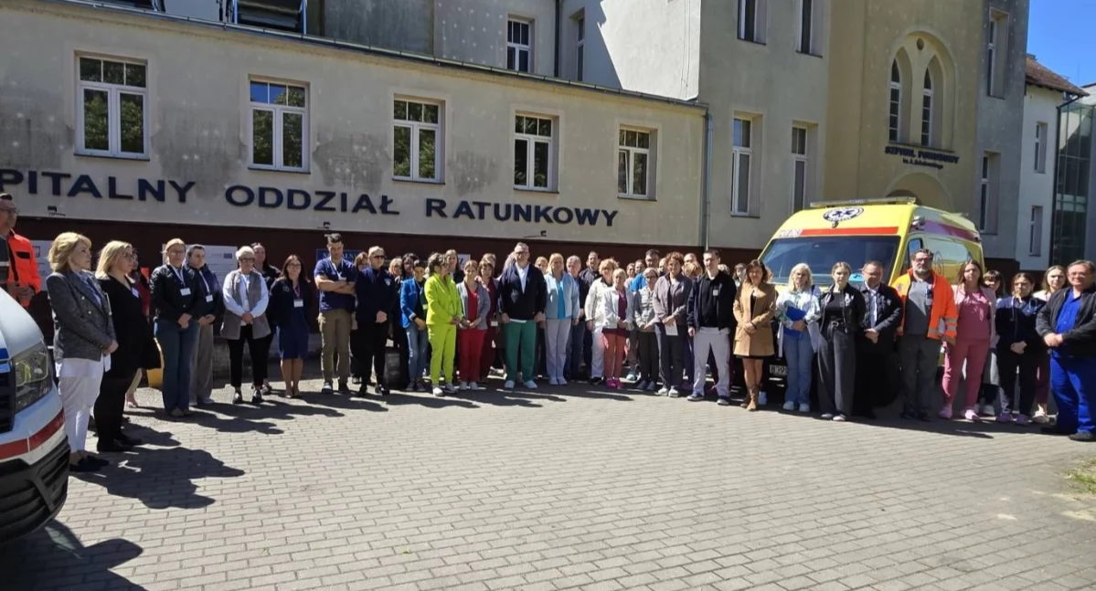 Zdrowie Uroda Szpital, Hołd zamordowanego lekarza Pracownicy szpitala przeciwko przemocy - zdjęcie, fotografia