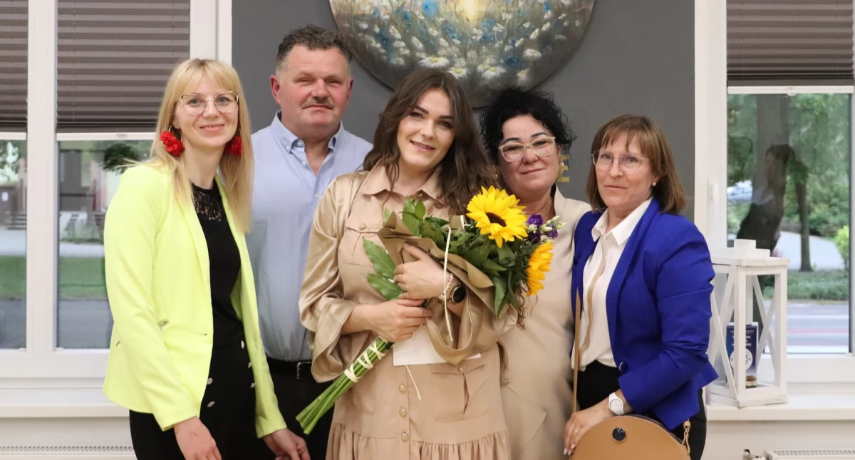 Wernisaże wystawy warsztaty, „Łzą malowane” kojąca sztuka Justyny Ligęzy - zdjęcie, fotografia