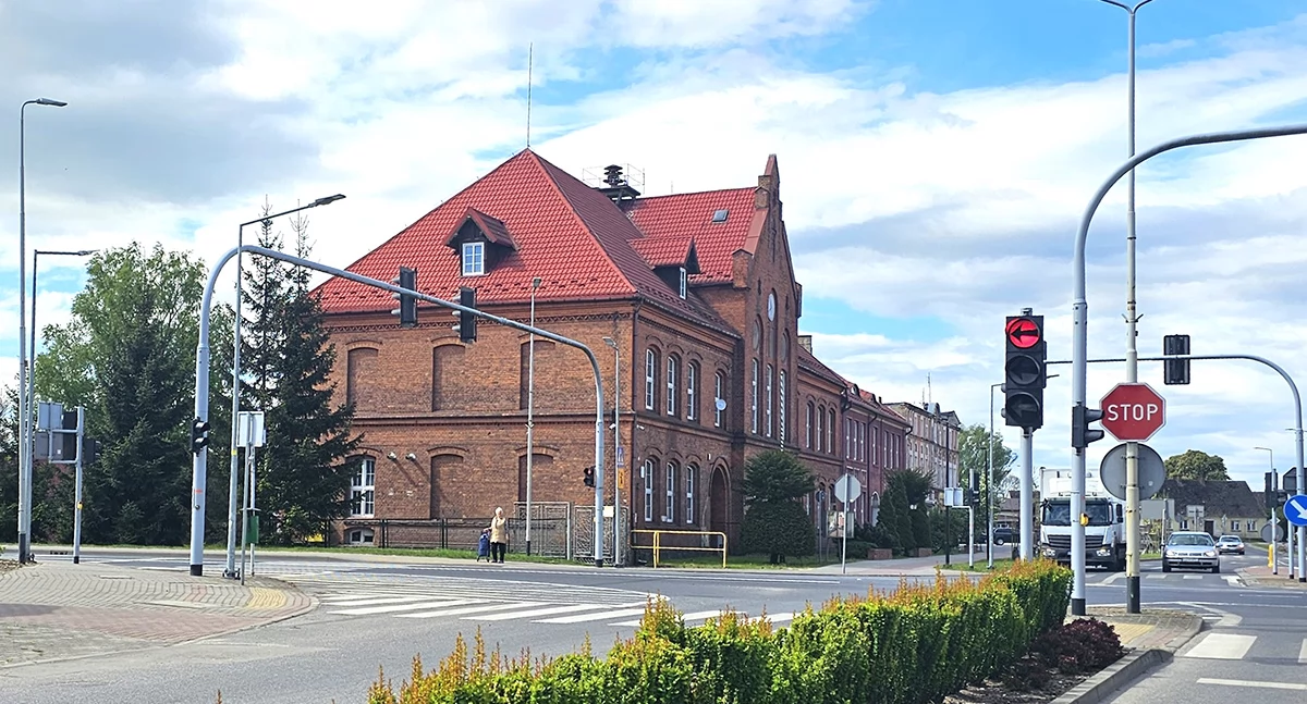 Administracja, Zamiast pustki urząd seniorzy przychodnia Wielki starego gmachu - zdjęcie, fotografia