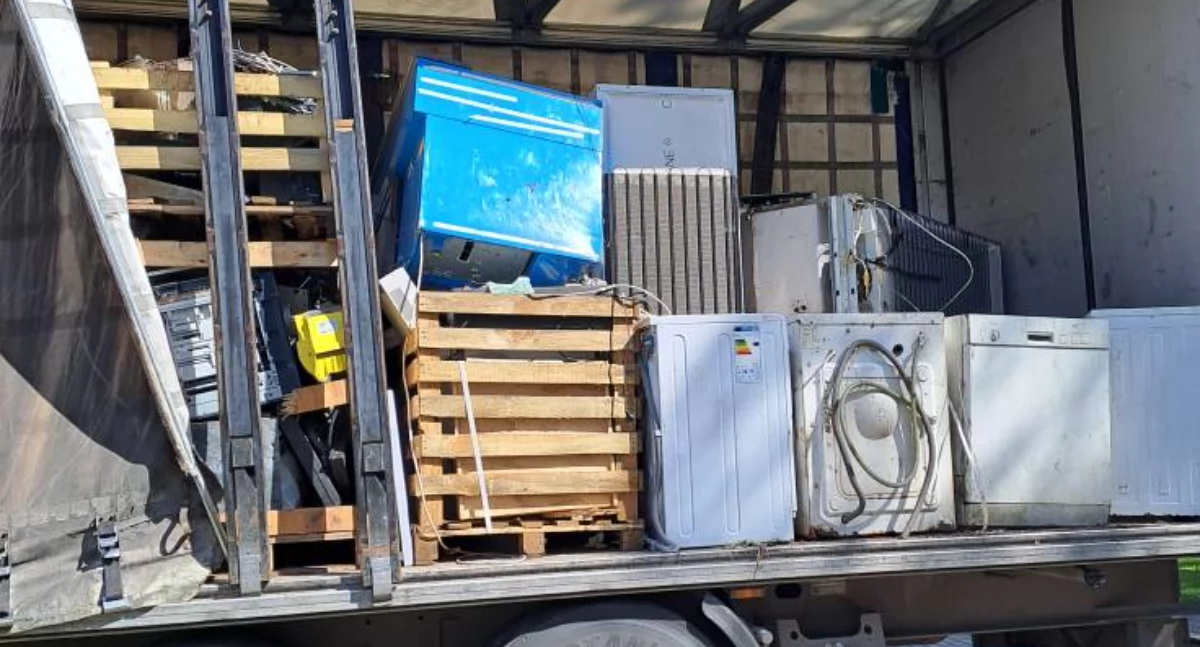 Straż pożarna, Augustowo/Głubczyn zbiera elektrośmieci Dochód wesprze remont garażu - zdjęcie, fotografia