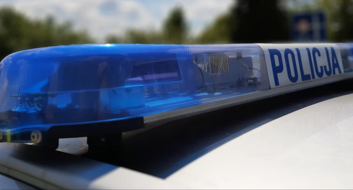 Policja - komunikaty i akcje, Policja wyjaśnia sprawę chłopaków nożami Obrońców Warszawy - zdjęcie, fotografia