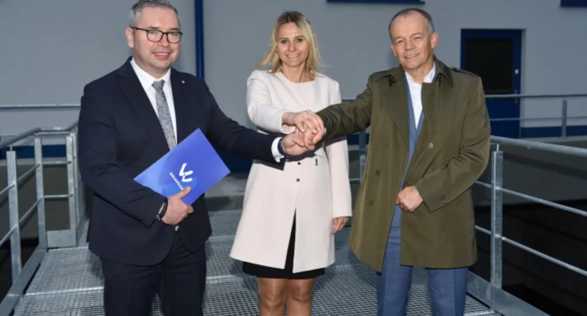 Z przekazaniem oficjalnej informacji czekano na przyjazd do Jastrowia wicemarszałka województwa Jacka Bogusławskiego (z lewej). Oprócz burmistrz Winkowskiej w spotkaniu wziął również udział Grzegorz Białas
