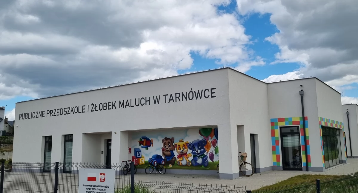 Inwestycje w powiecie, Tarnówka dofinansowaniem zabaw - zdjęcie, fotografia