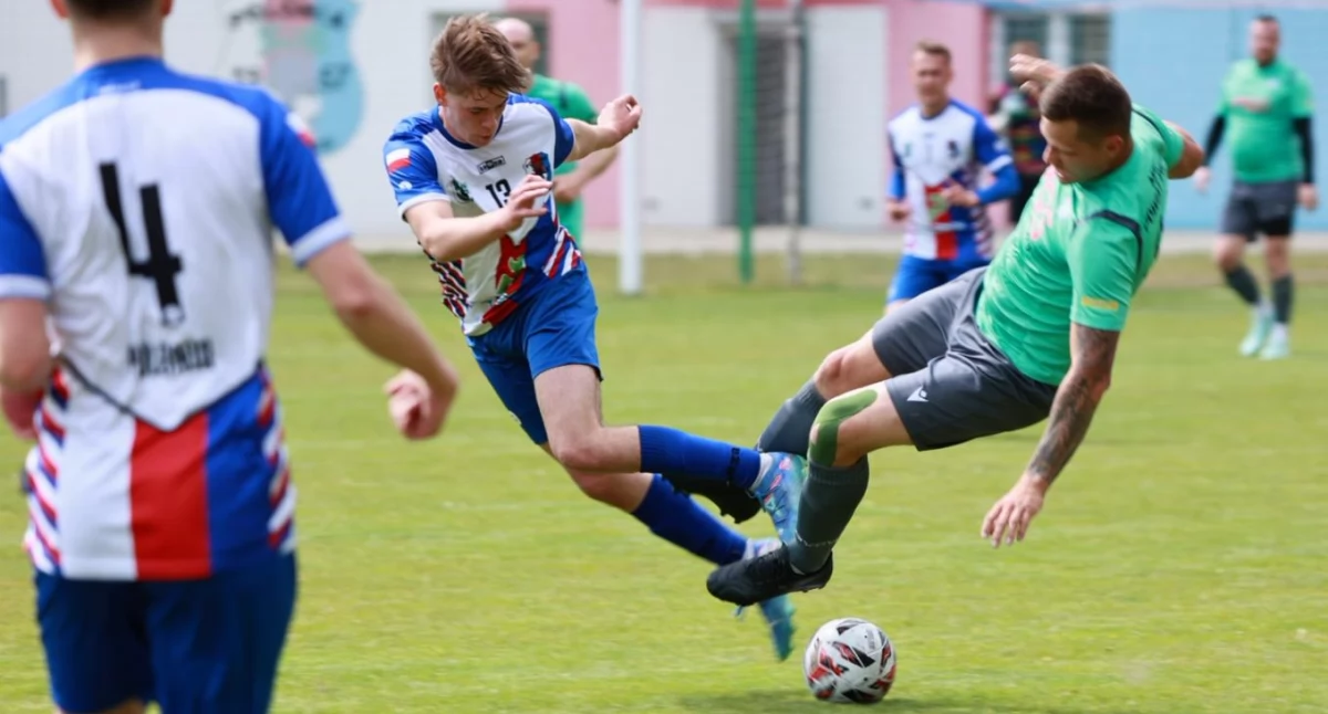 Piłka nożna, Polonia Jastrowie postraszyła wraca punktami derby! - zdjęcie, fotografia