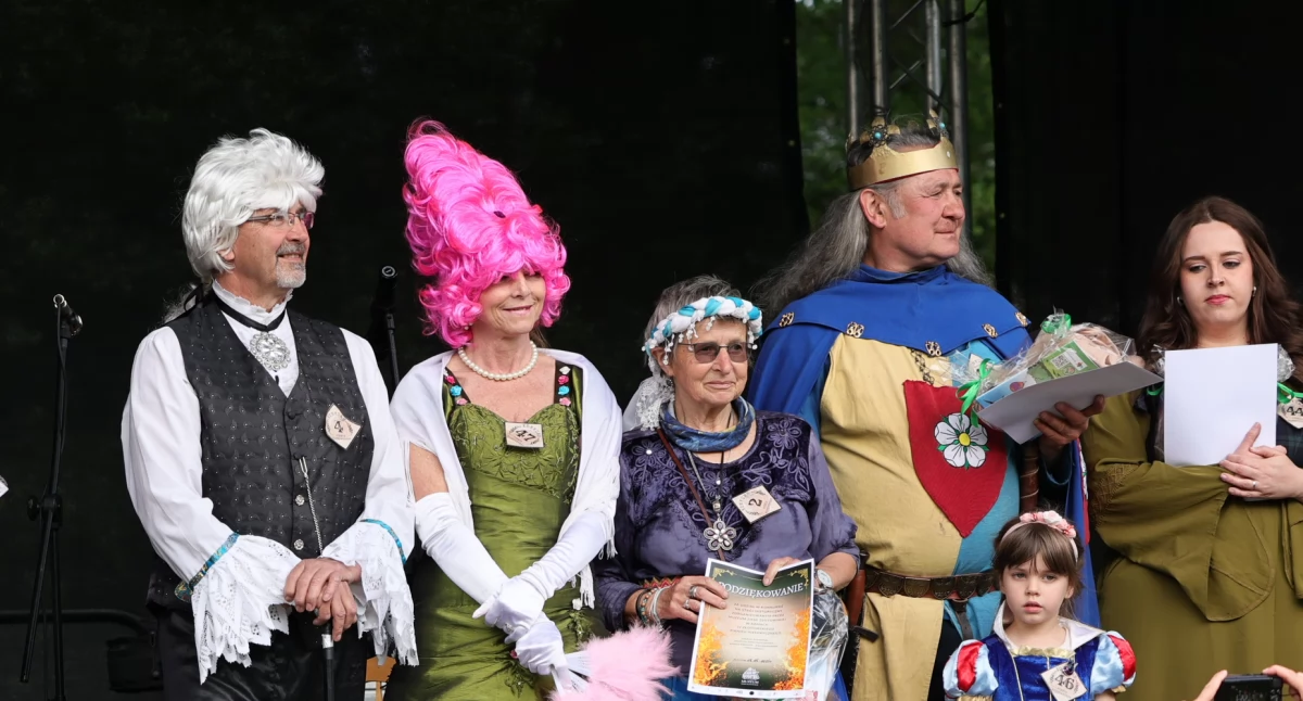 Spotkania Festyny, Andrzej Pydyn zwycięzcą konkursu najlepszy strój Finał Pikniku Historycznego Złotowie - zdjęcie, fotografia