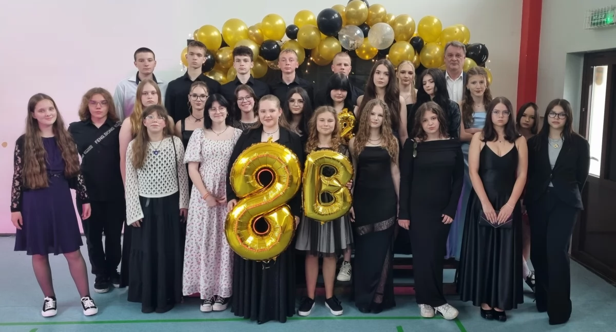 Edukacja, ósmoklasistów Szkole Podstawowej Złotowie - zdjęcie, fotografia