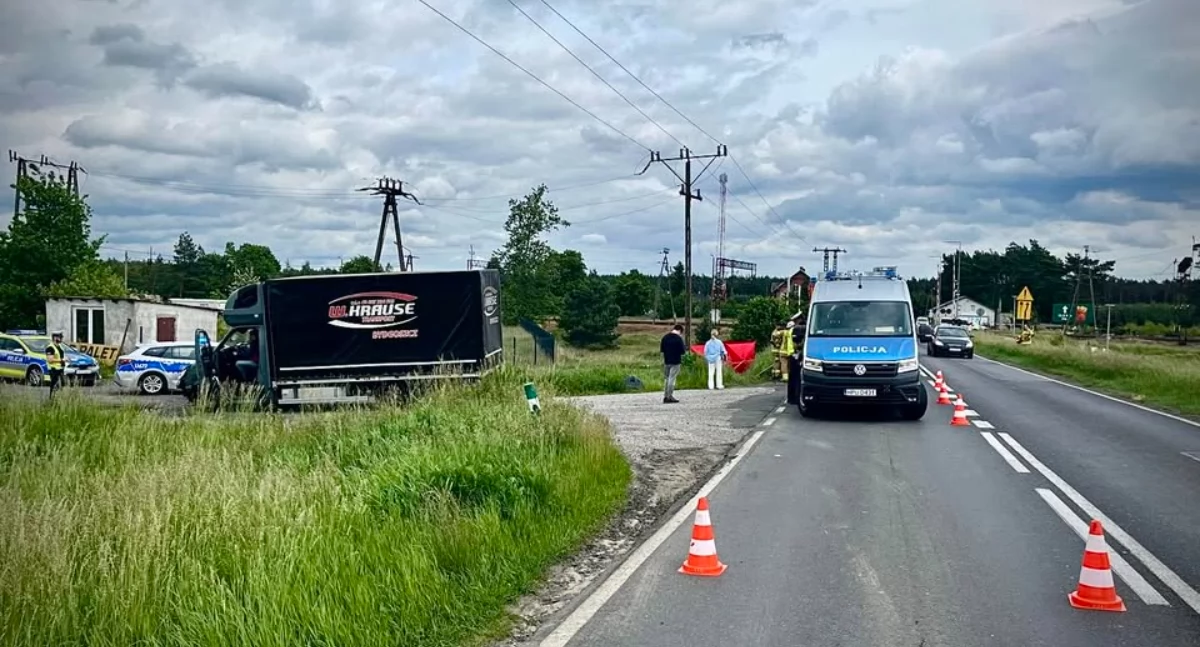 Wypadki drogowe, Tragiczny wypadek żyje motocyklista - zdjęcie, fotografia