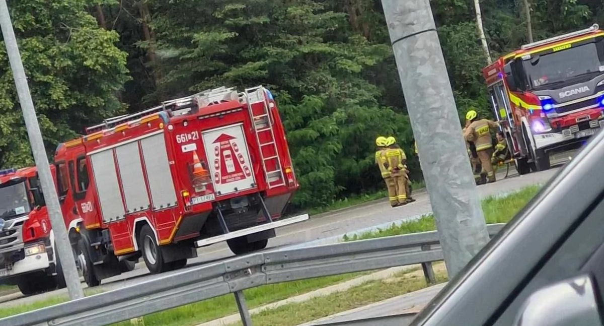 Straż pożarna, Akcja strazaków markecie Zakrzewie - zdjęcie, fotografia