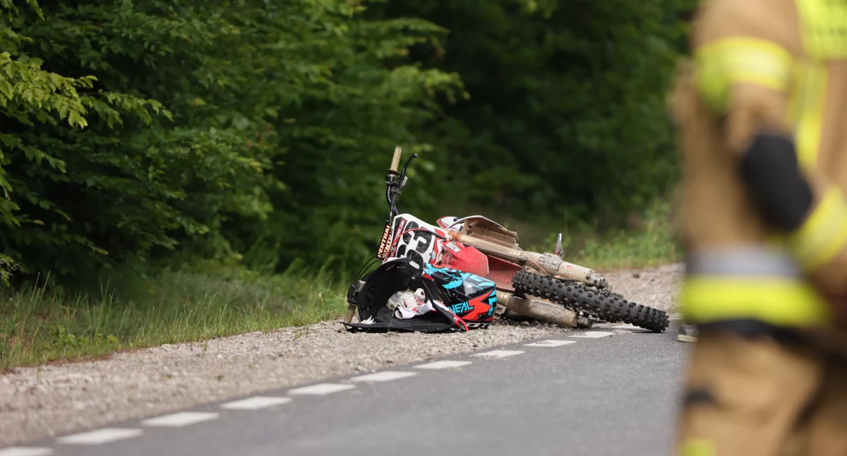 Wypadki drogowe, [AKTUALIZACJA] Wypadek motocyklisty Kujanem Droga zablokowana - zdjęcie, fotografia