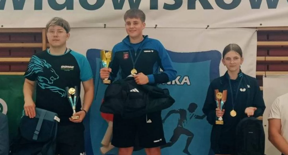 Tenis stołowy, Zawodnicy Sparty Złotów medalami Memoriale Włodzimierza Misiaka - zdjęcie, fotografia