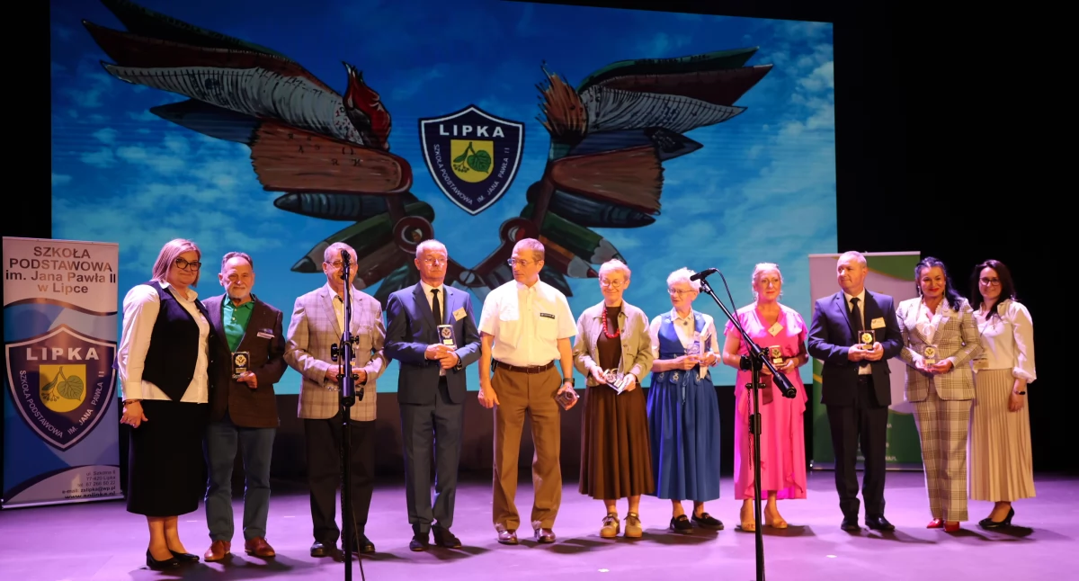 Uroczystości obchody, [WIDEO] „Szkoła która uskrzydla” Lipka podsumowała edukacji - zdjęcie, fotografia