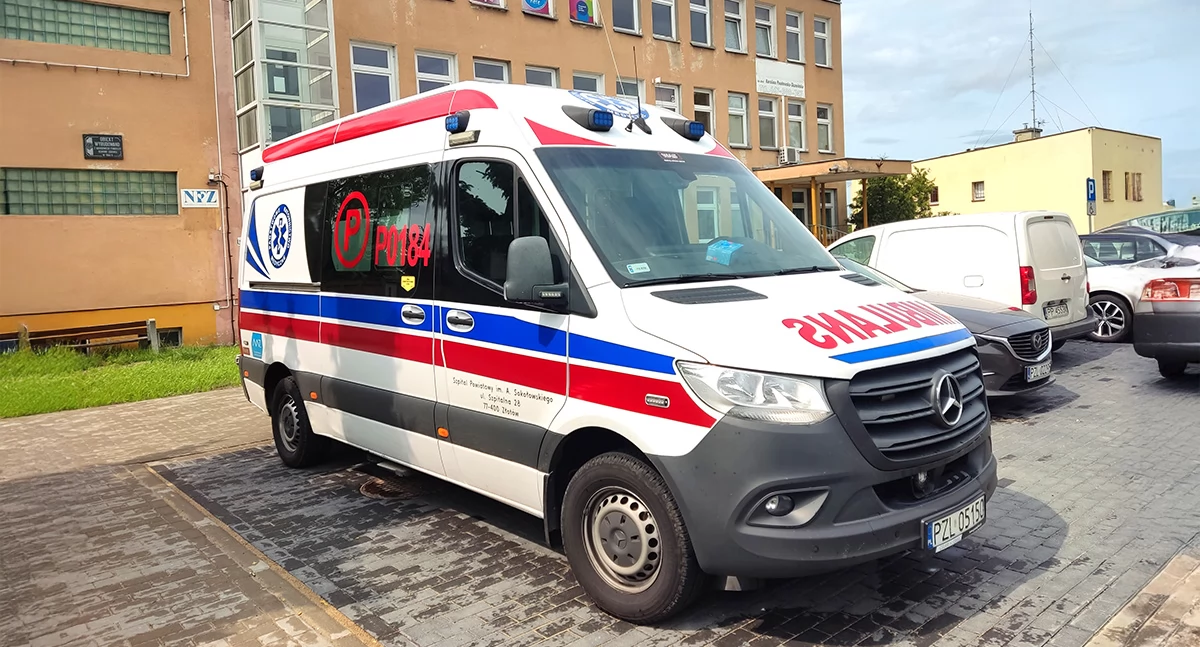 Ambulans od lat stoi przy ośrodku zdrowia
