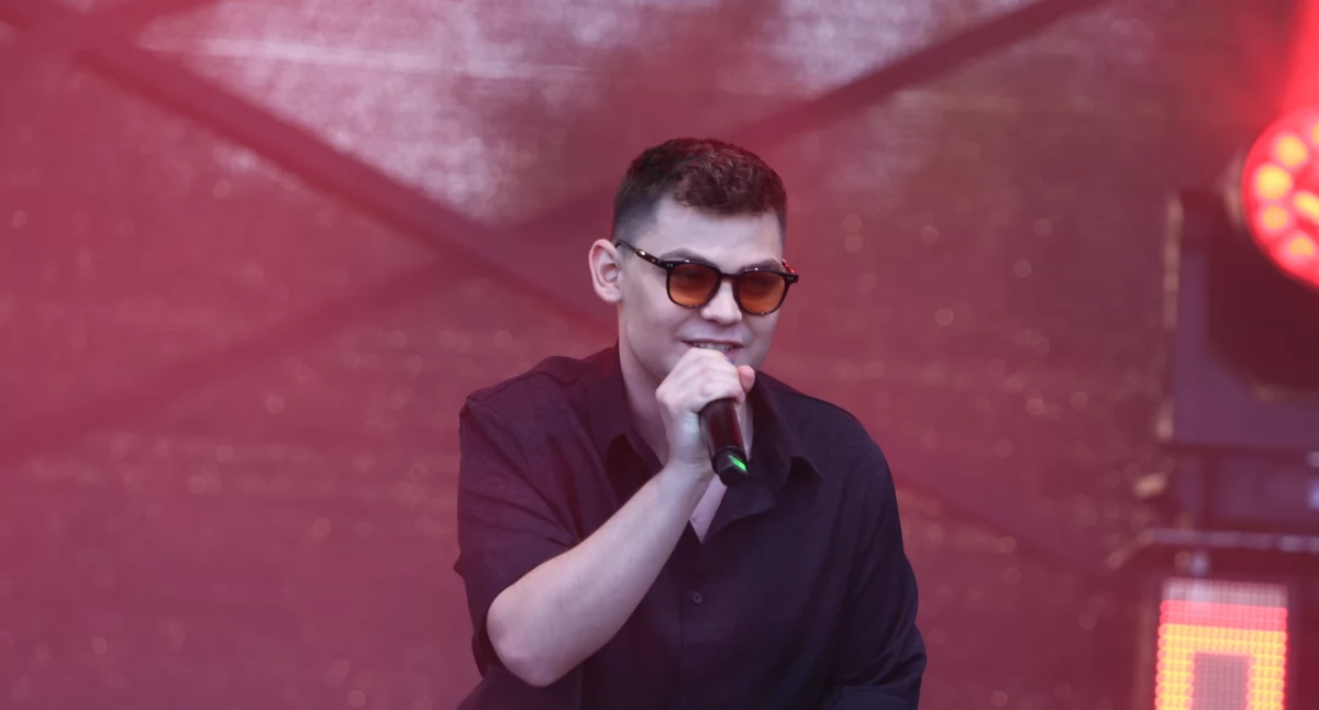 Koncerty muzyka, Miłosz Muzioł scenie Meeting - zdjęcie, fotografia