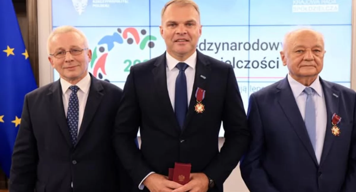 Ludzie losy pasje, Złotów powód Julian Brewka wysokim odznaczeniem państwowym - zdjęcie, fotografia