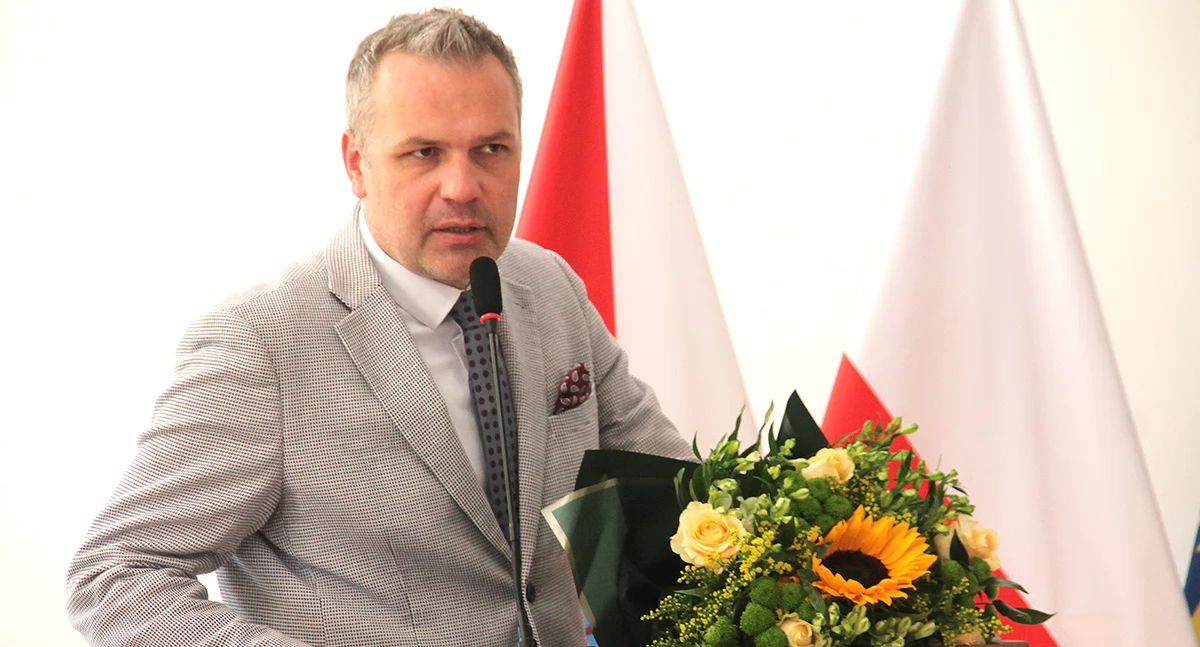 Samorządowcy, można zaufać! Jakub Pieniążkowski wotum zaufania włosku - zdjęcie, fotografia
