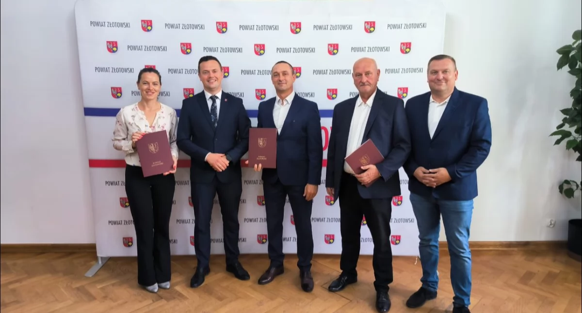Interwencje czytelników, Powiat gmina łączą siły będzie chodnik Okonku - zdjęcie, fotografia