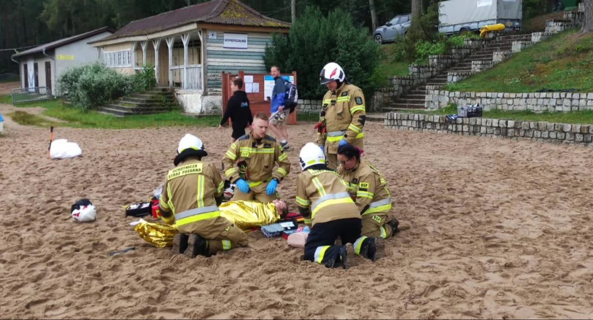 Spotkania Festyny, Jastrowie fali! Plaża pełna atrakcji ratownicy akcji zawody medal - zdjęcie, fotografia