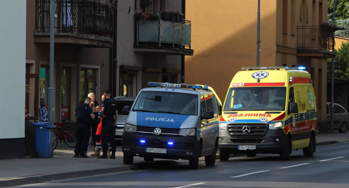 Policja - komunikaty i akcje, Kobieta wyskoczyła - zdjęcie, fotografia