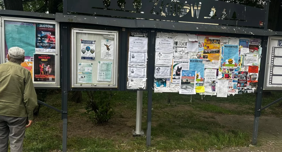 Interwencje czytelników, Zaniedbane tablice informacyjne Złotowie Mieszkańcy czekają reakcję - zdjęcie, fotografia