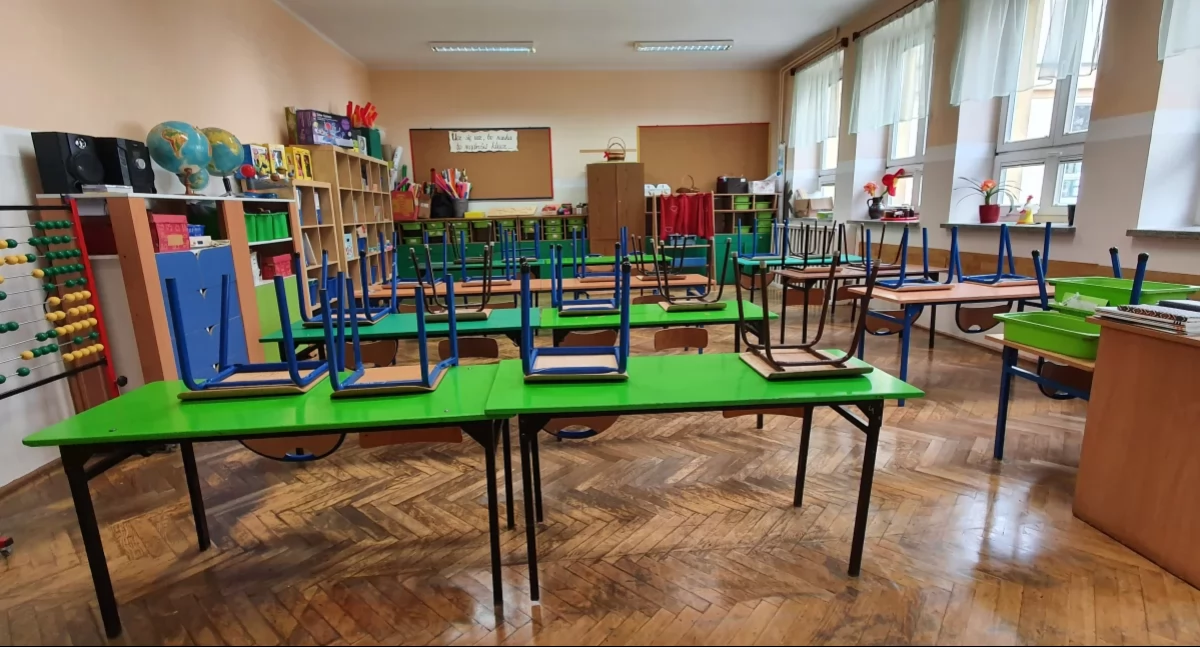 Administracja, Radni zdecydowali likwidacji szkoły Górznej - zdjęcie, fotografia