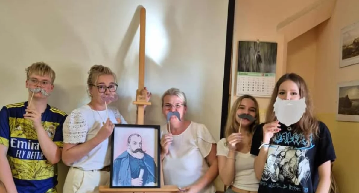 Edukacja, Fraszki pieśni Kochanowskiego zabrzmiały Złotowie - zdjęcie, fotografia
