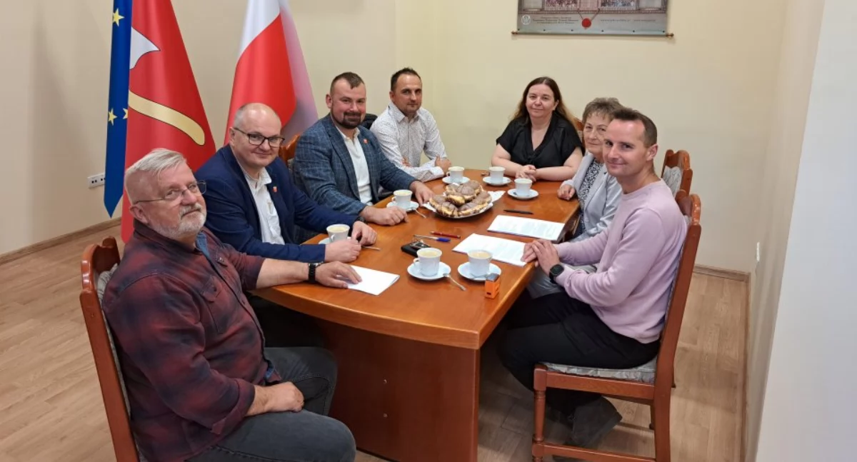 Umowę na remont podpisano wczoraj. fot UMiG Krajenka