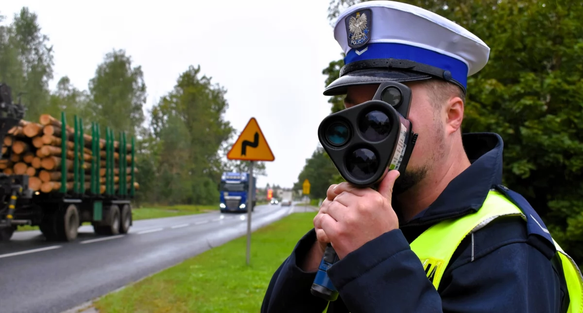 Policja - komunikaty i akcje, wypadków dziesiątki mandatów Akcja Prędkość powiecie - zdjęcie, fotografia