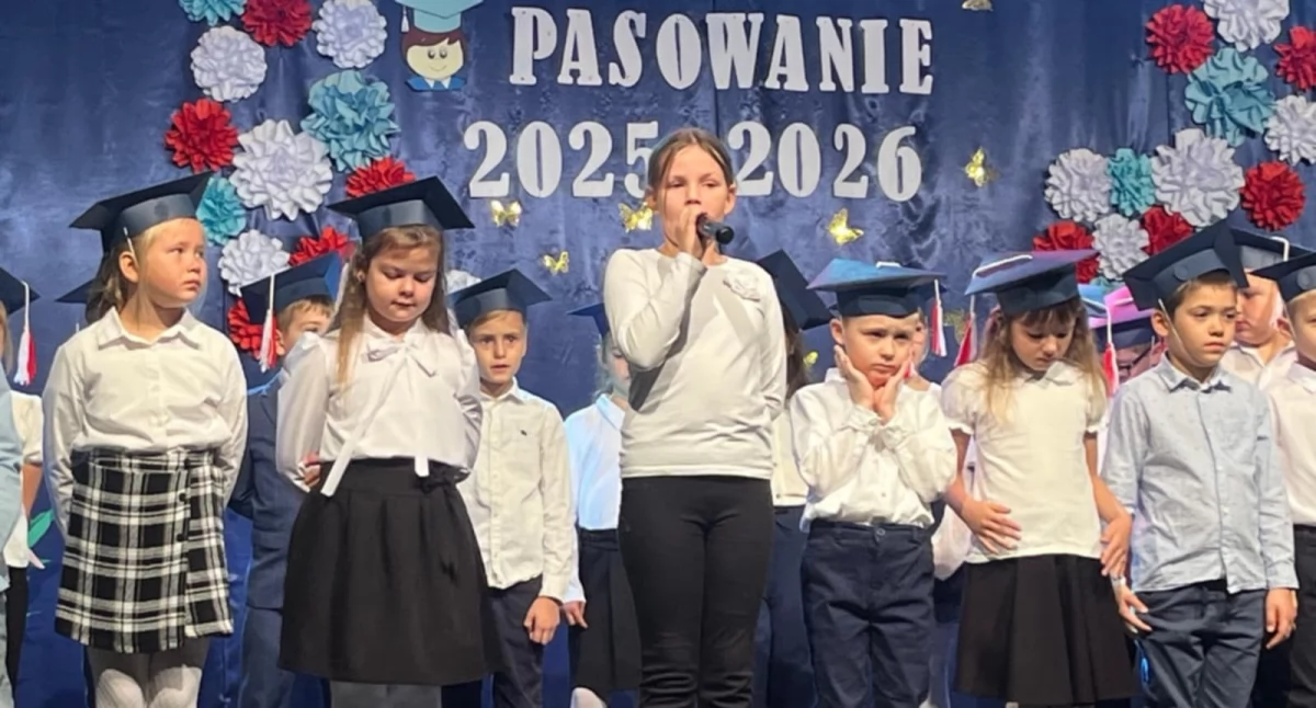 Edukacja, Pasowanie ucznia Szkole Podstawowej Okonku - zdjęcie, fotografia
