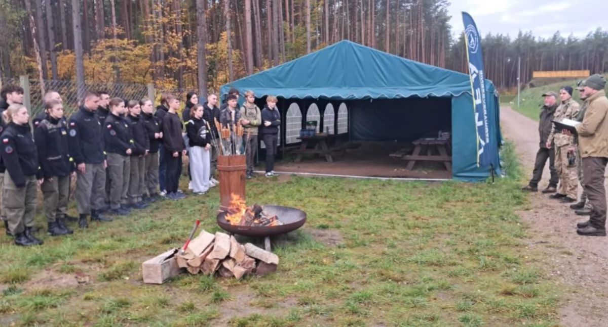 Edukacja, Powiat stawia edukację obronną pierwsze manewry - zdjęcie, fotografia