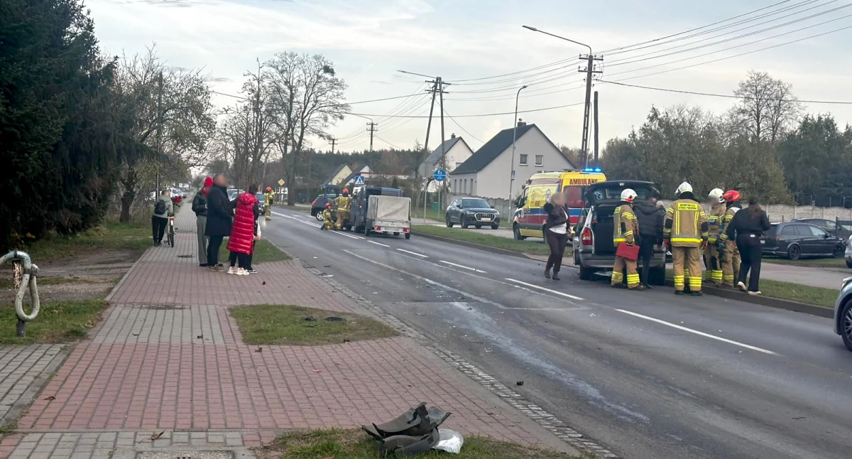 Wypadki drogowe, Wypadek Chojnickiej Złotowie Ulica zablokowana - zdjęcie, fotografia