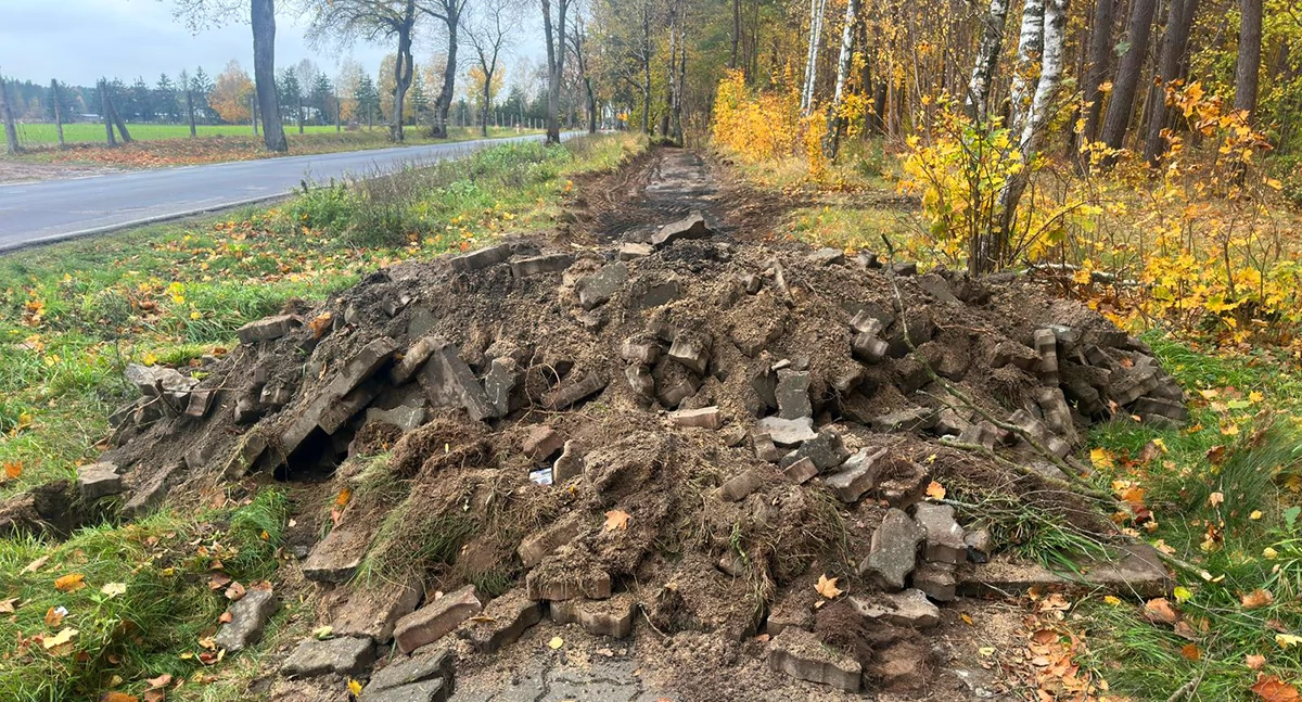 Inwestycje w powiecie, Polbruk kontra asfalt mieszkańców wiosek dzieli nawierzchnia! - zdjęcie, fotografia