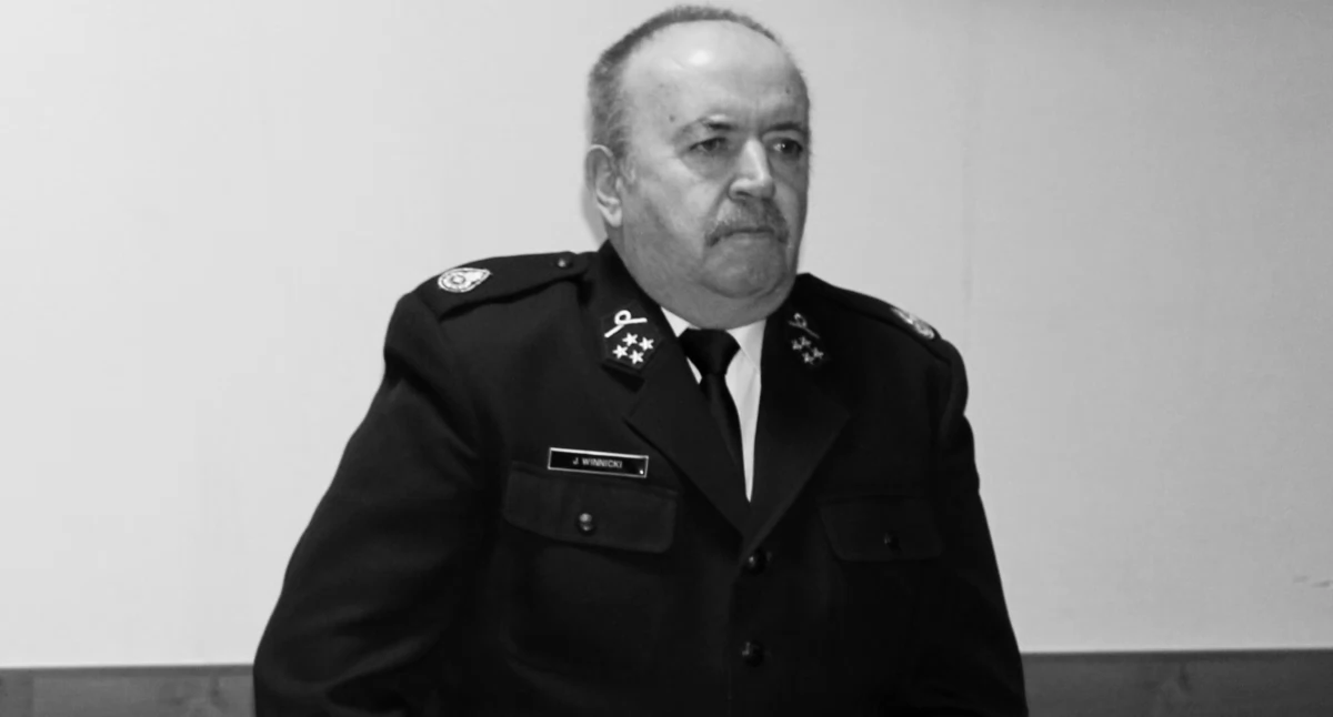 Odeszli od nas, Odszedł Janusz Zbigniew Winnicki Człowiek złotowskiej straży przez ponad - zdjęcie, fotografia