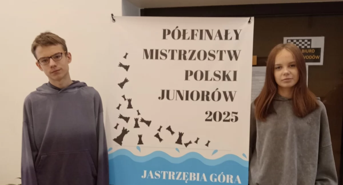 Szachy karty, Udane starty młodych szachistów Złotowa krajowych regionalnych zawodach - zdjęcie, fotografia