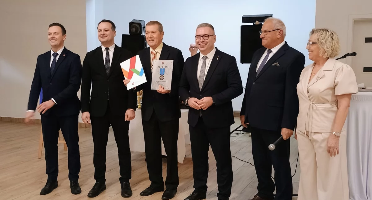 Uroczystości obchody, lecie Związku Emerytów Rencistów Okonku - zdjęcie, fotografia