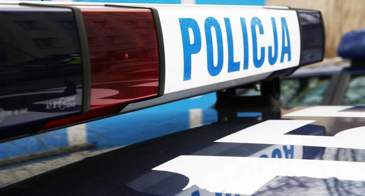 Kronika kryminalna, latek kryzysie interwencja policji - zdjęcie, fotografia