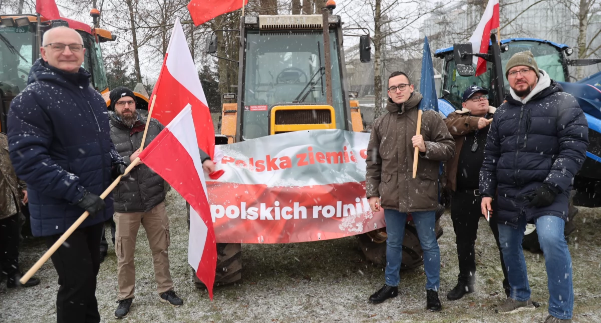 Ekologia Przyroda, Rolnicy protestowali drogach powiatu złotowskiego - zdjęcie, fotografia