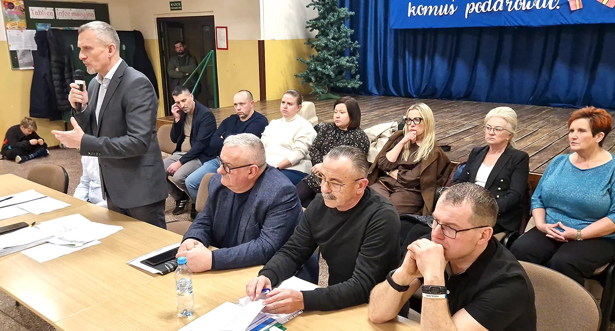 Zdjęcie z grudniowego spotkania wójta i radnych z mieszkańcami Sławianowa i okolic