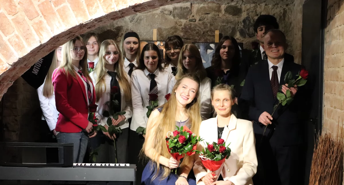 Ludzie losy pasje, „Pod krawatem” poetyckie spotkanie okazji lecia - zdjęcie, fotografia