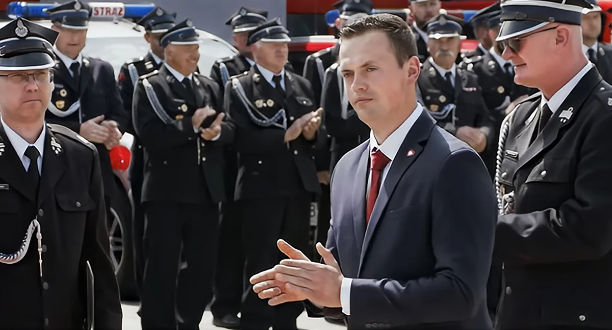 Samorządowcy, Korona publiczne złoto minutę promocji! - zdjęcie, fotografia