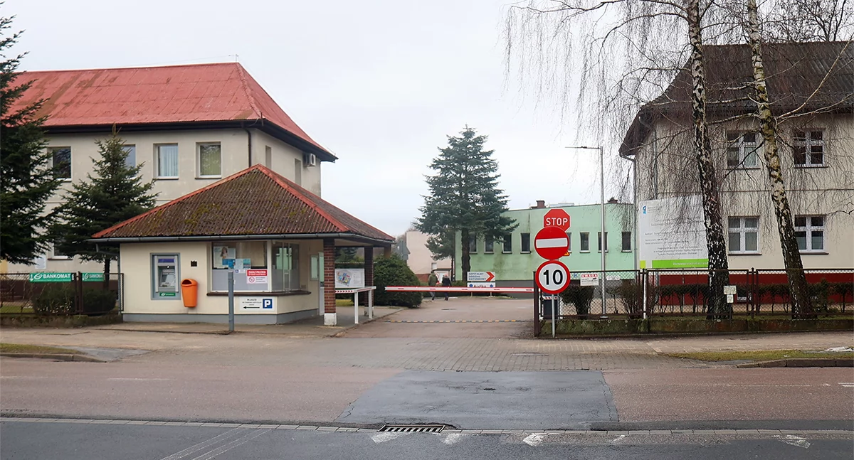 Drogi i komunikacja, Taksówka drzwiami rehabilitacji Spór o wjazd na teren szpitala - zdjęcie, fotografia