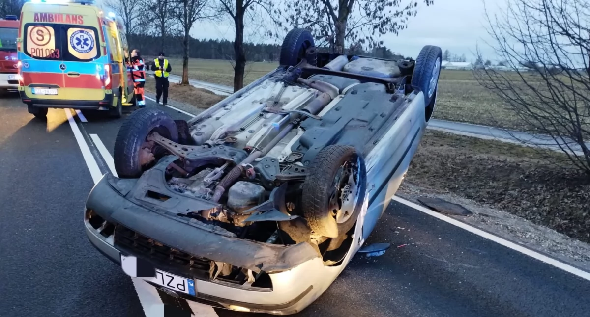 Wypadki drogowe, letni kierowca sprawcą kolizji - zdjęcie, fotografia