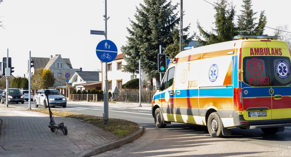 Policja - komunikaty i akcje, latka ofiarą latka hulajnodze - zdjęcie, fotografia