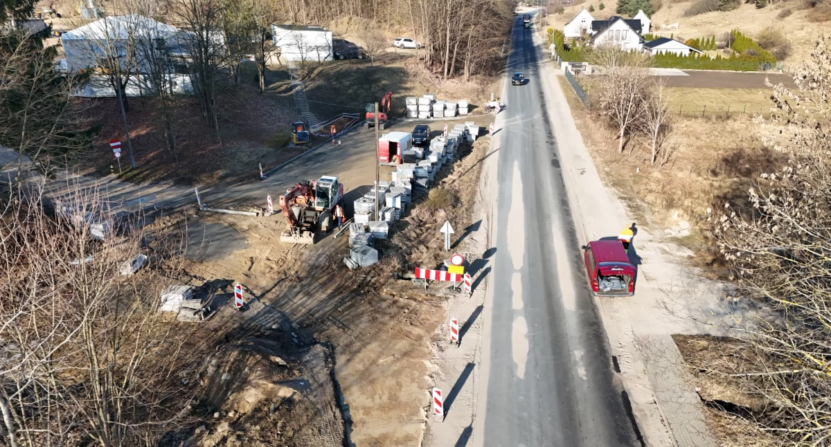 Inwestycje w powiecie, Ruszyła rozbudowa przystanku Jastrowie Miasto Będą parkingi oświetlenie - zdjęcie, fotografia