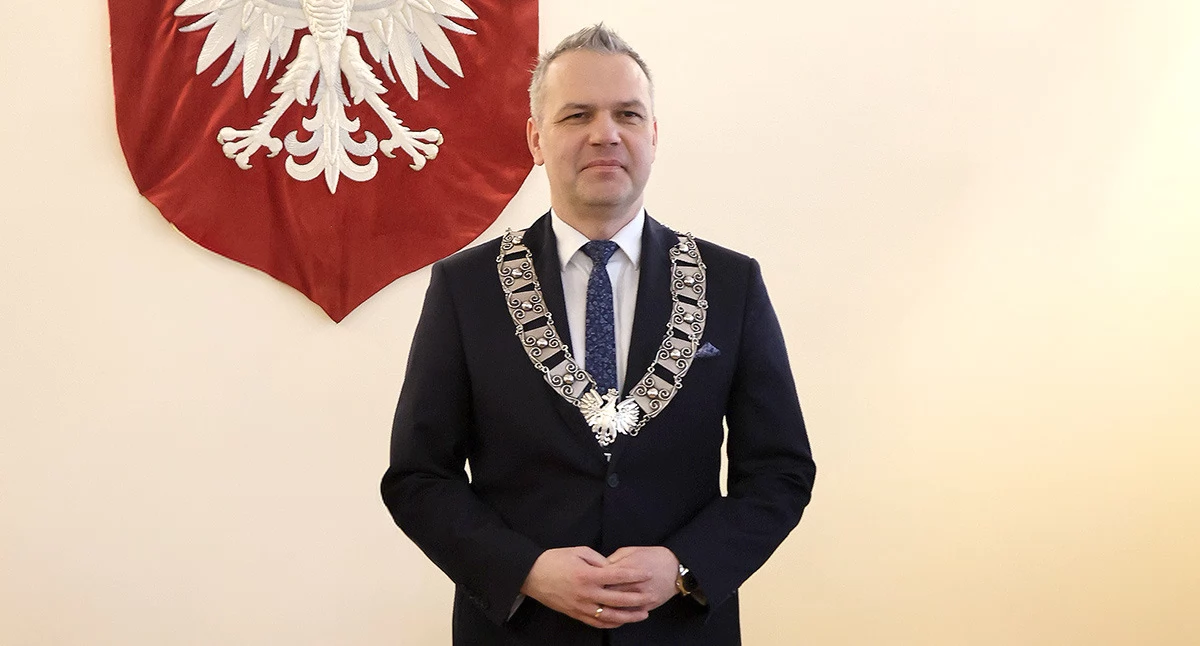 Samorządowcy, Burmistrz odwołał kierowniczkę sprawa trafiła do sądu Złotów zapłacił - zdjęcie, fotografia