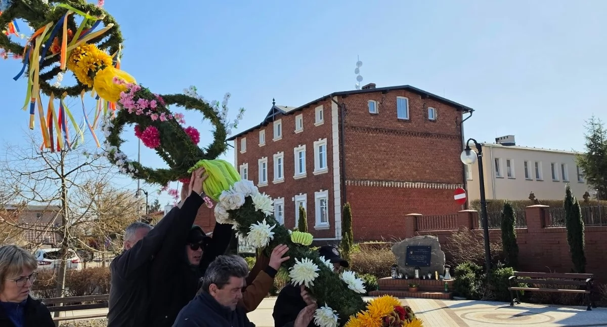 Kościół Religia, Takiej palmy Stanęła centrum Lipki - zdjęcie, fotografia