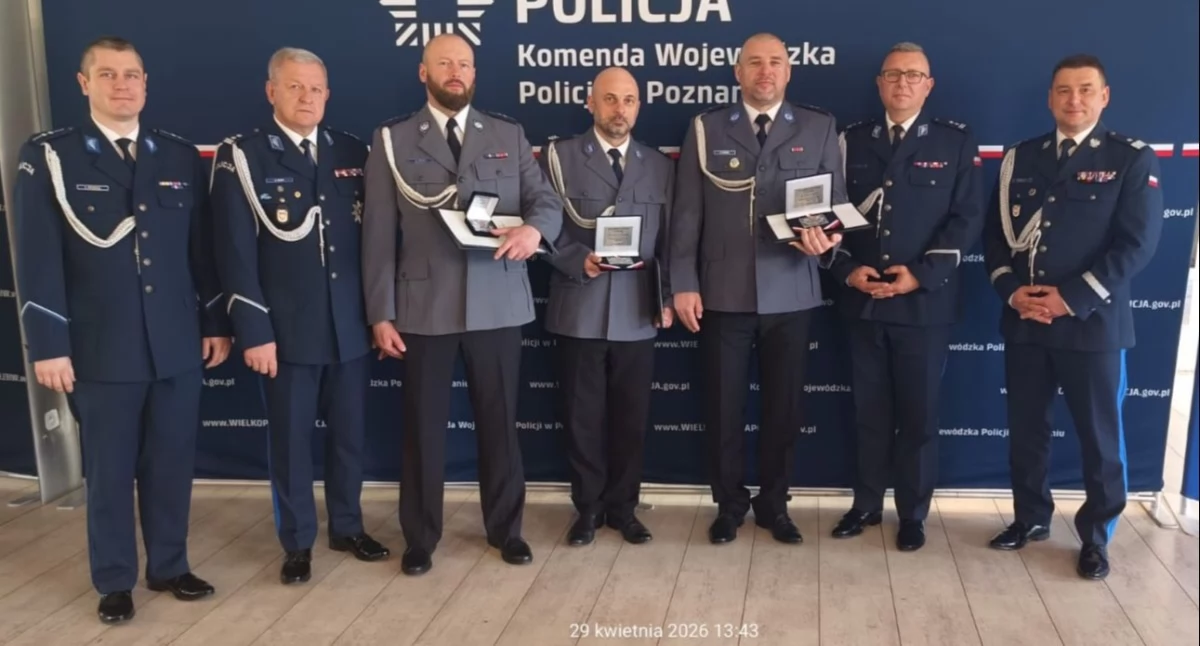 Złotowscy policjanci odebrali zaszczytne odznaczenia z rąk Komendanta Wojewówdzkiego w Poznaniu