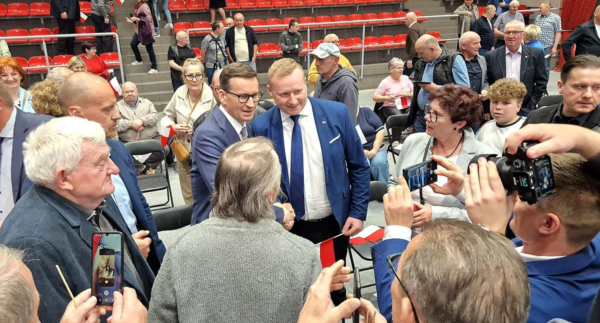 Komunikaty i przetargi, Morawiecki w Złotowie z Polską jednej prędkości - zdjęcie, fotografia