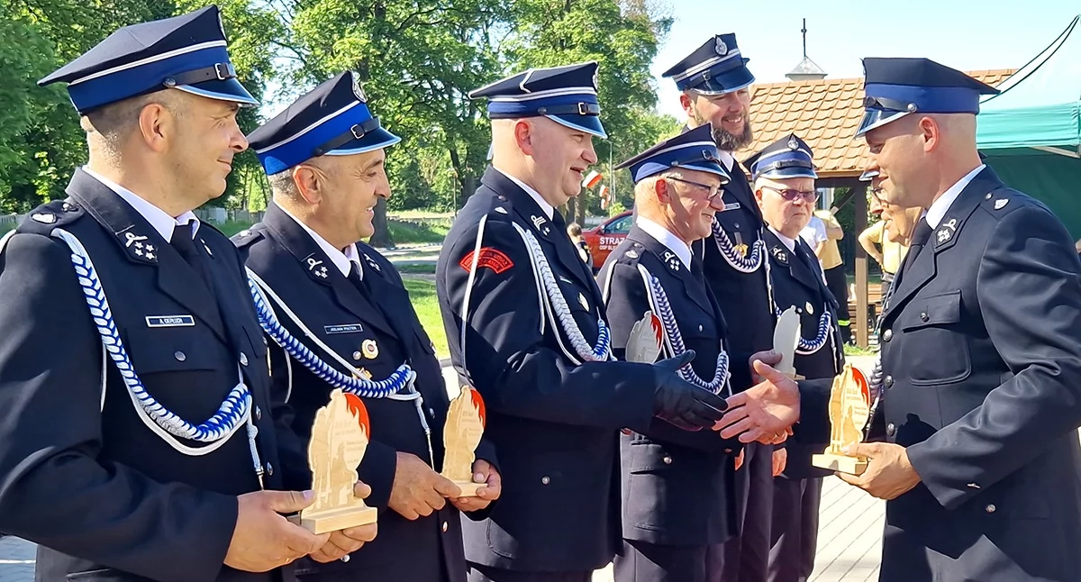 Organizacje pozarządowe, zgasić! Stawnica - zdjęcie, fotografia