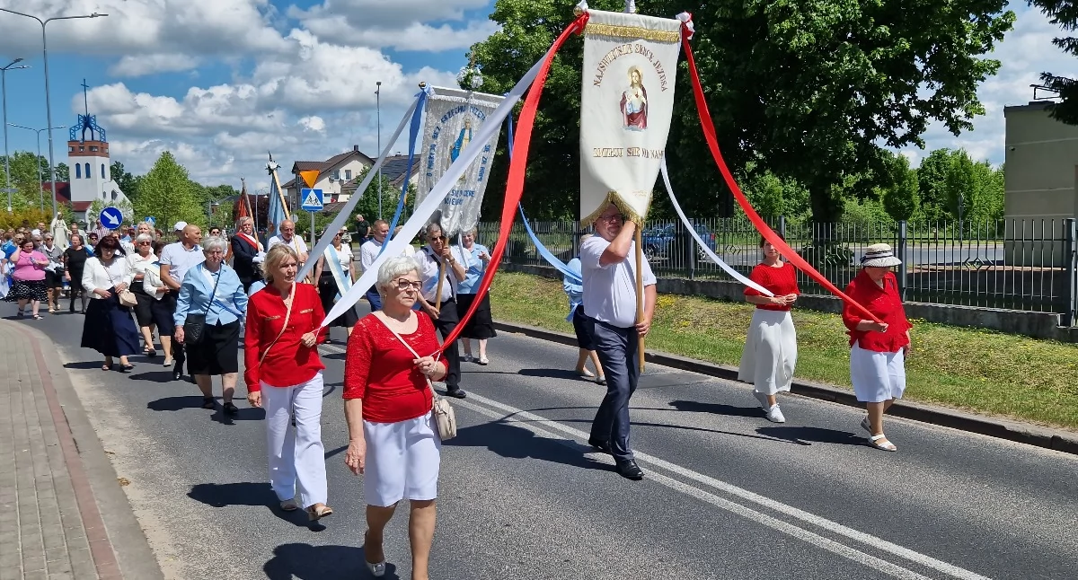 Kościół Religia, Wielka procesja parafii Piotra Pawła Złotowie - zdjęcie, fotografia